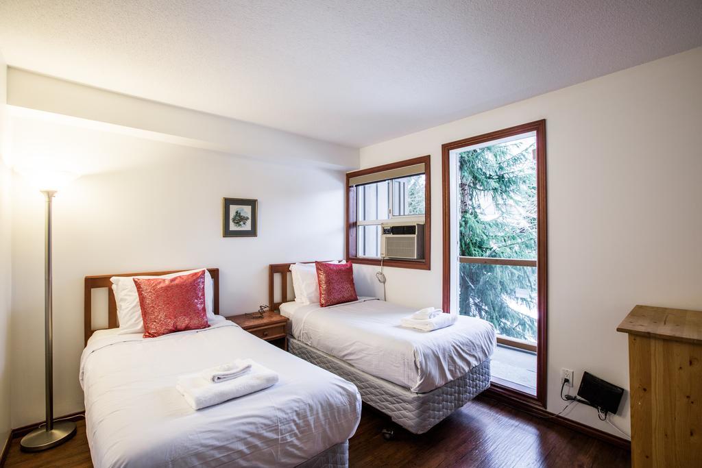 Whistler Blackcomb Vacation Rentals - Village North ภายนอก รูปภาพ